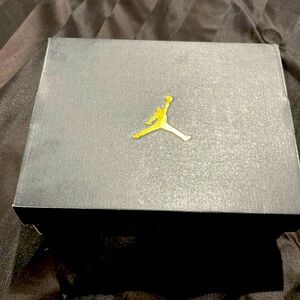 Air Jordan box